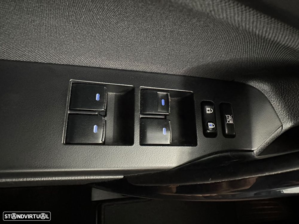 Toyota Auris 1.8 HSD Comfort +P.Sport+Navi - 30