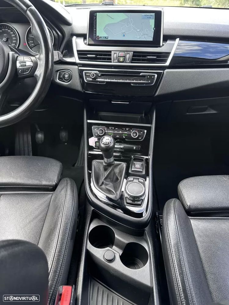 BMW 218 Active Tourer d Line Sport - 57