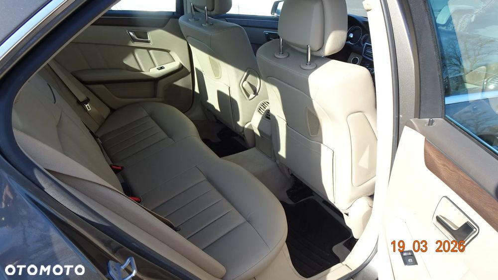 Mercedes-Benz Klasa E 250 CGI BlueEFFICIENCY Elegance - 8
