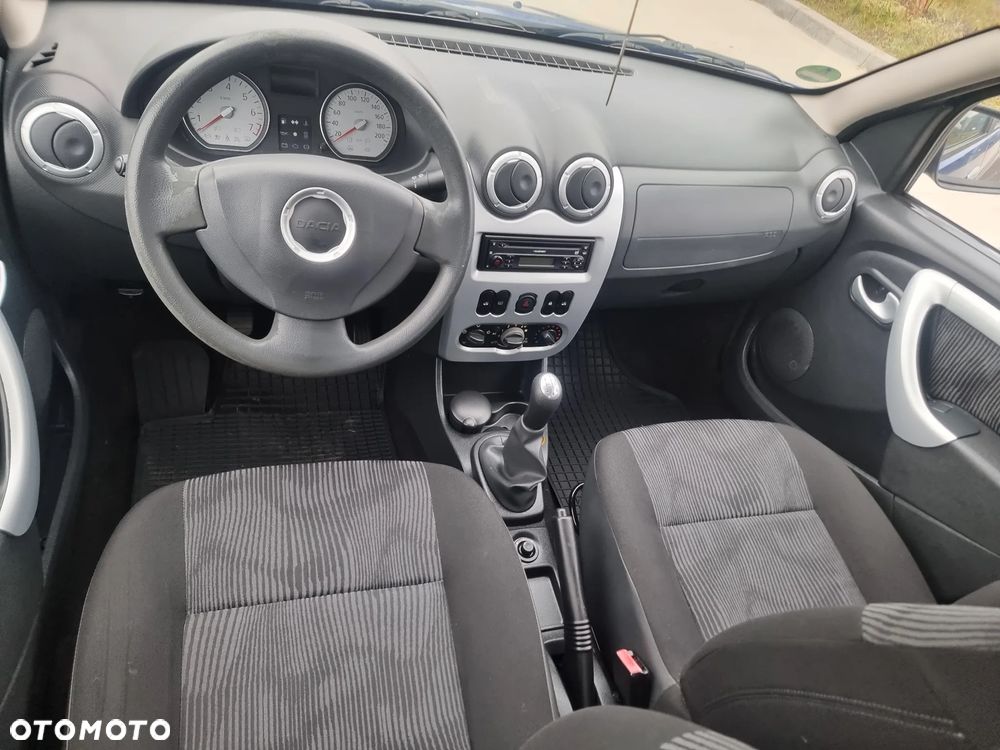 Dacia Sandero - 8