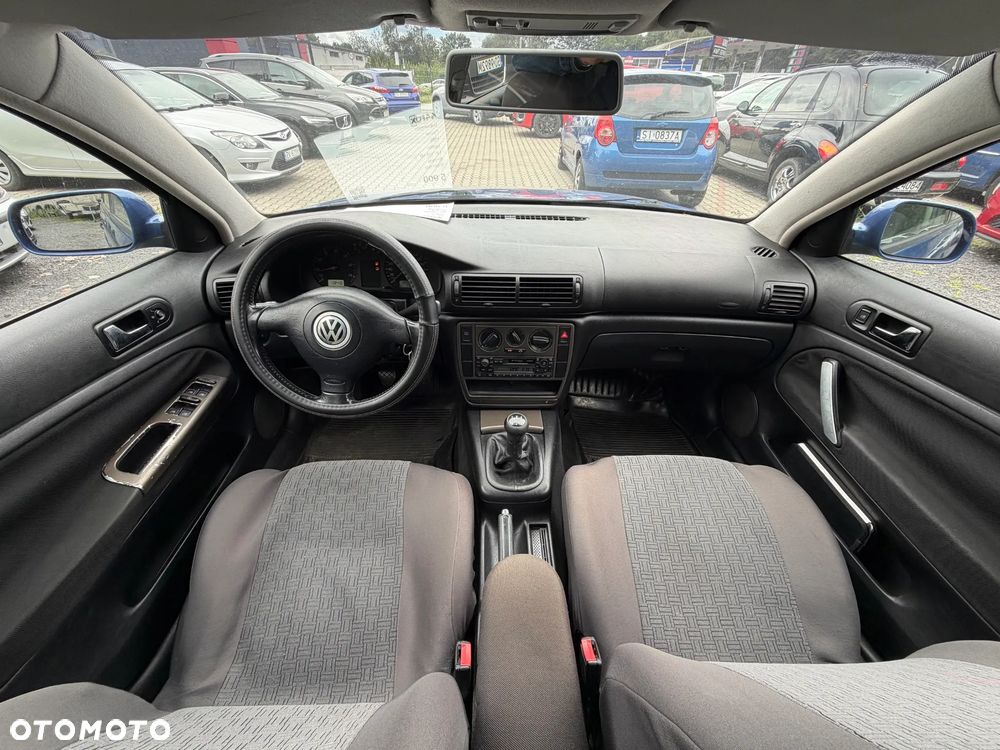 Volkswagen Passat 1.8 Comfortline - 16