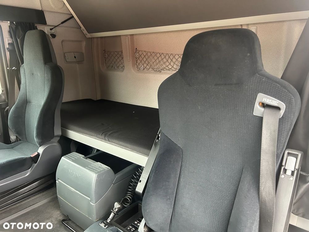 MAN TGX 18.480 RETARDER / AUTOMAT / BARDZO DOBRY STAN / ŚREDNIE SPALANIE OD NOWOŚCI TO 27.5 L / PRZEBIEG AUTOSTRADOWY 18 331 MOTOGODZIN PRACY SILNIKA / - 30