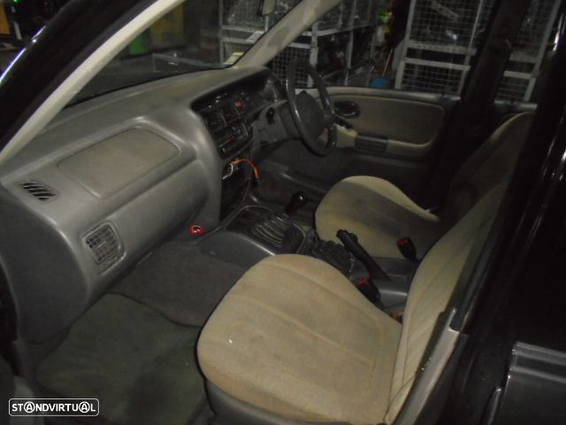 Carro MOT: RF SUZUKI GRAND VITARA 1999 2.0TD 87CV 5P PRETO DIESEL - 5