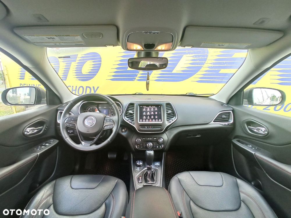 Jeep Cherokee - 14