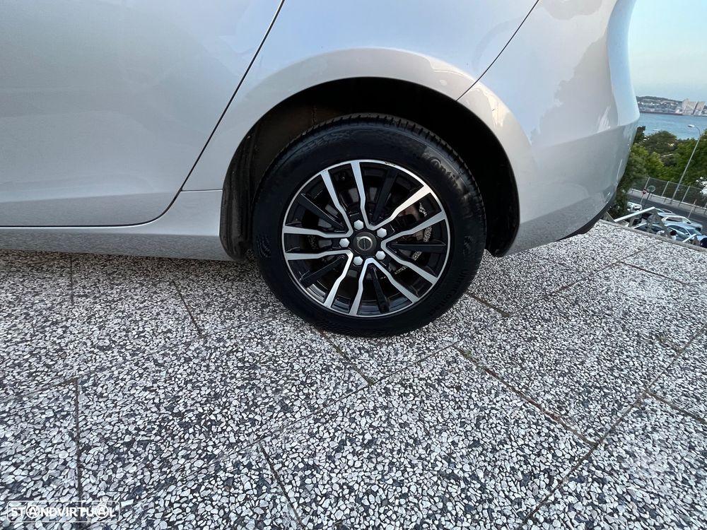 Volvo V40 2.0 D3 Momentum - 30