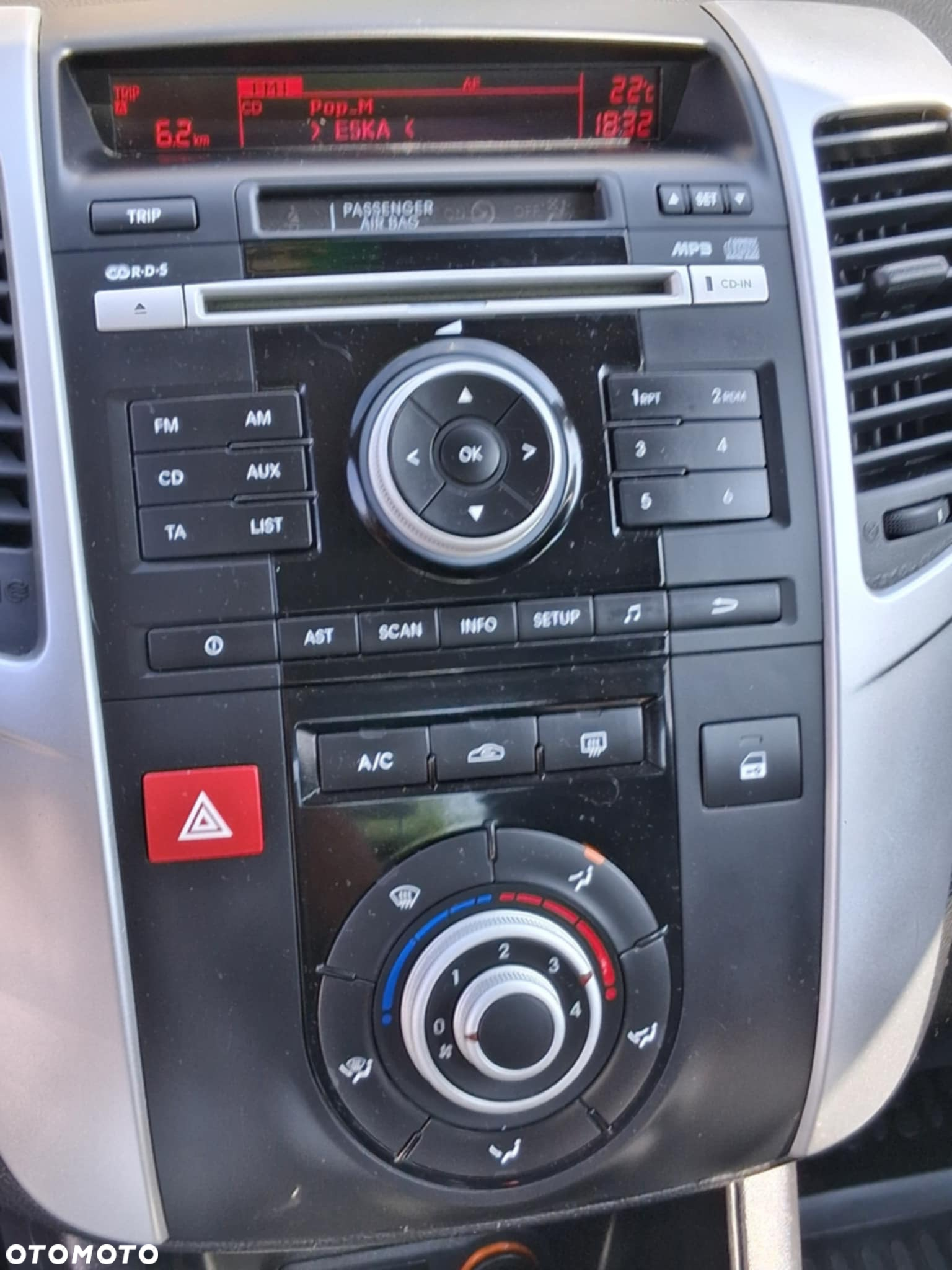 Kia Venga - 8
