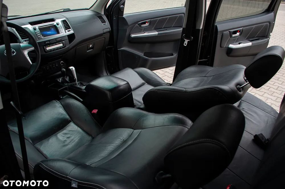 Toyota Hilux 3.0 D-4D Invincible - 8