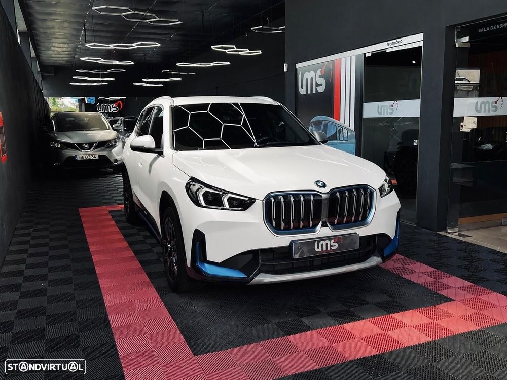 BMW iX1 xDrive30 - 5