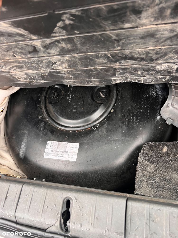 Toyota Prius 1.5 VVT-i Sol - 14