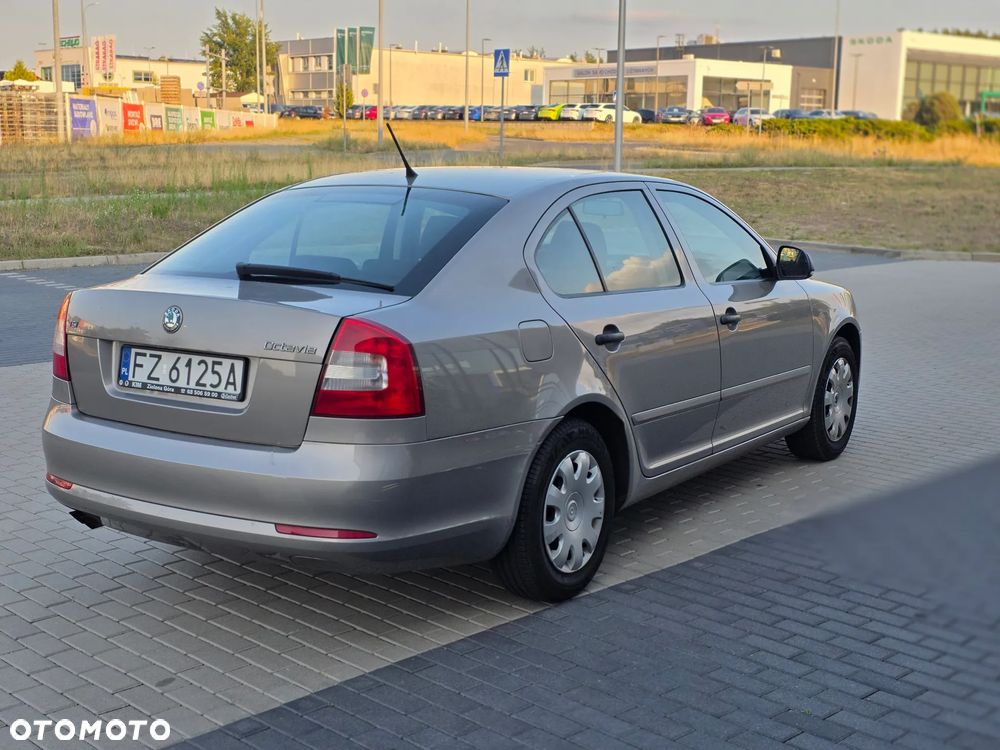 Skoda Octavia 1.4 TSI Ambiente - 9