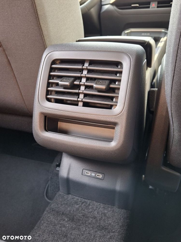 Volkswagen T-Roc - 31