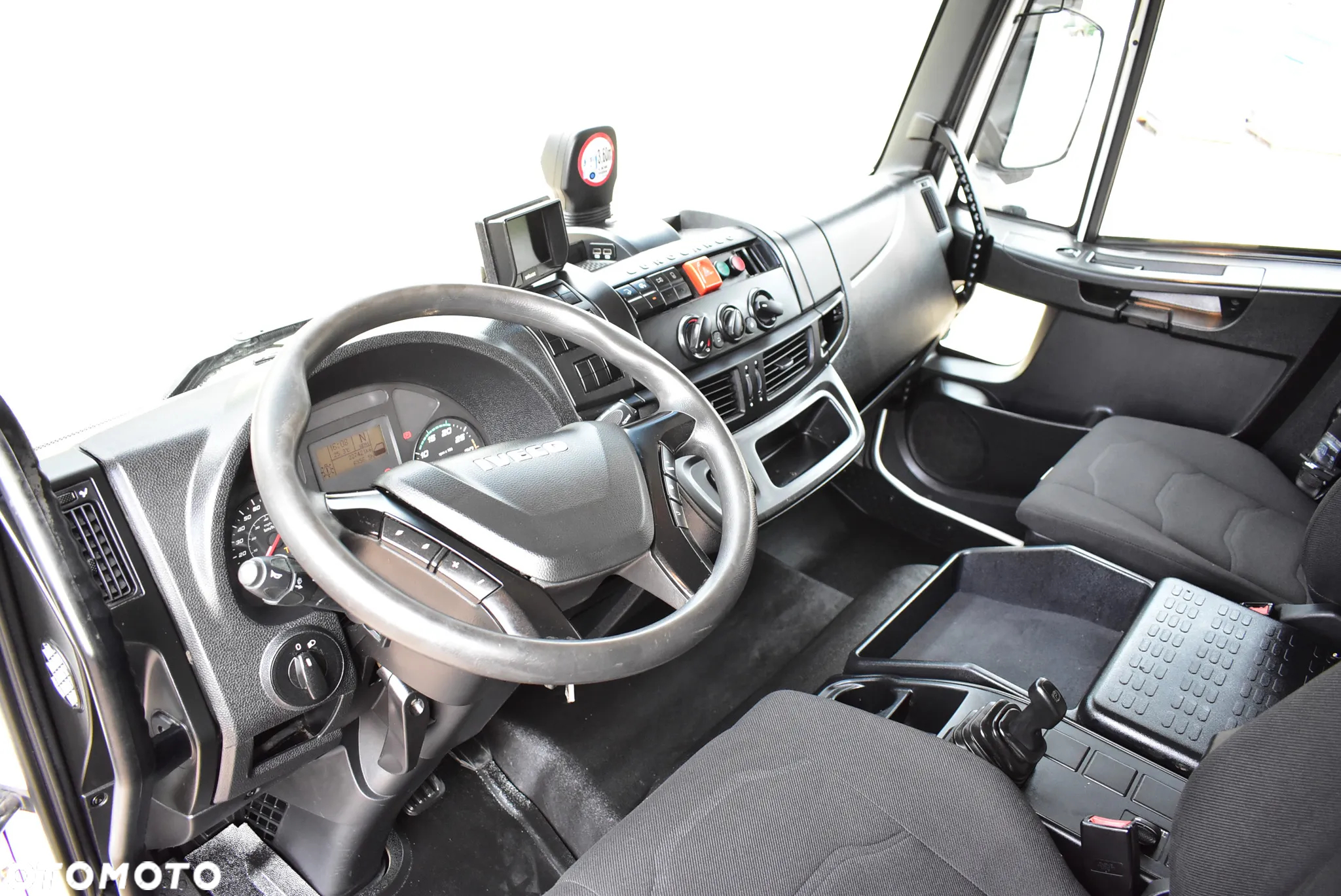Iveco Eurocargo 140-250 Euro 6 Chłodnia / Mroźnia Drzwi +Winda ! Sprowadzona - 24