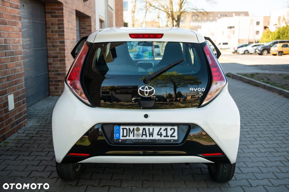 Toyota Aygo x-play Eco - 33