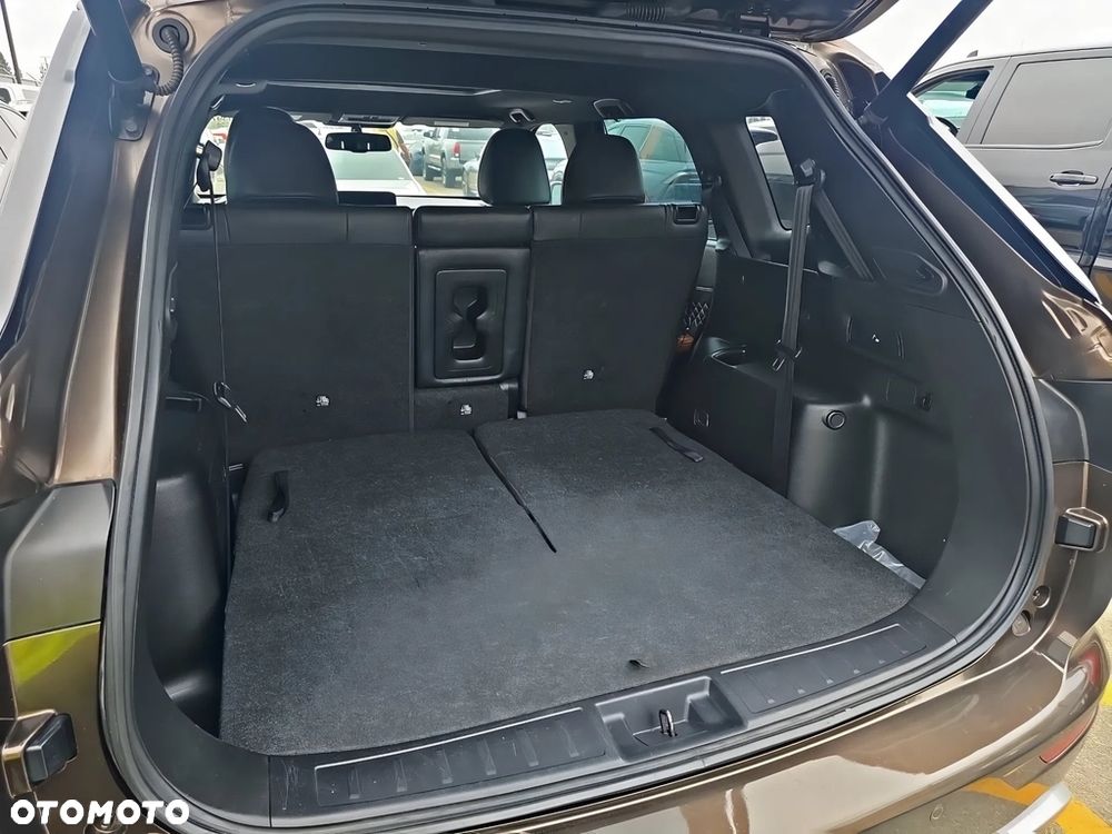 Mitsubishi Outlander - 14