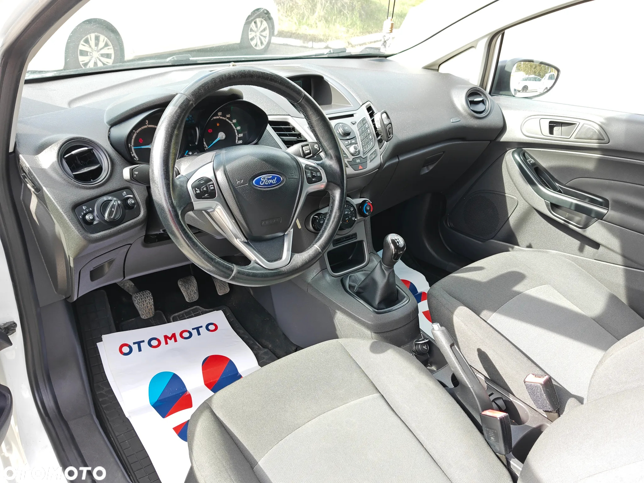 Ford Fiesta 1.5 TDCi Ambiente - 9