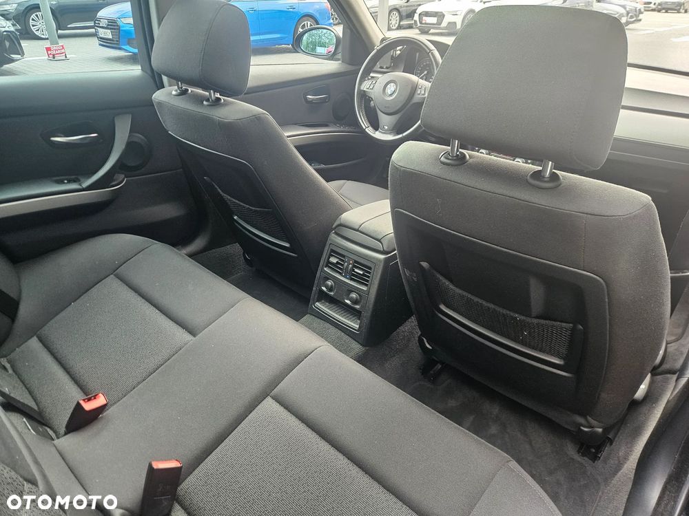 BMW Seria 3 318i - 18