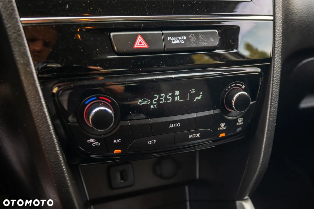 Suzuki Vitara 1.6 Comfort 2WD - 25