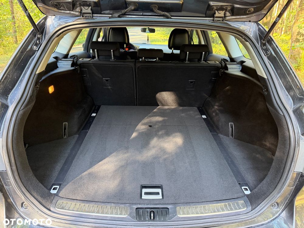 Toyota Avensis 1.6 Active - 10