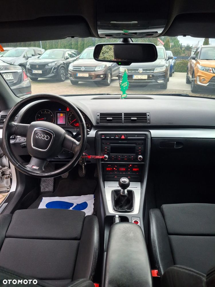 Audi A4 Avant 2.0 T FSI - 16