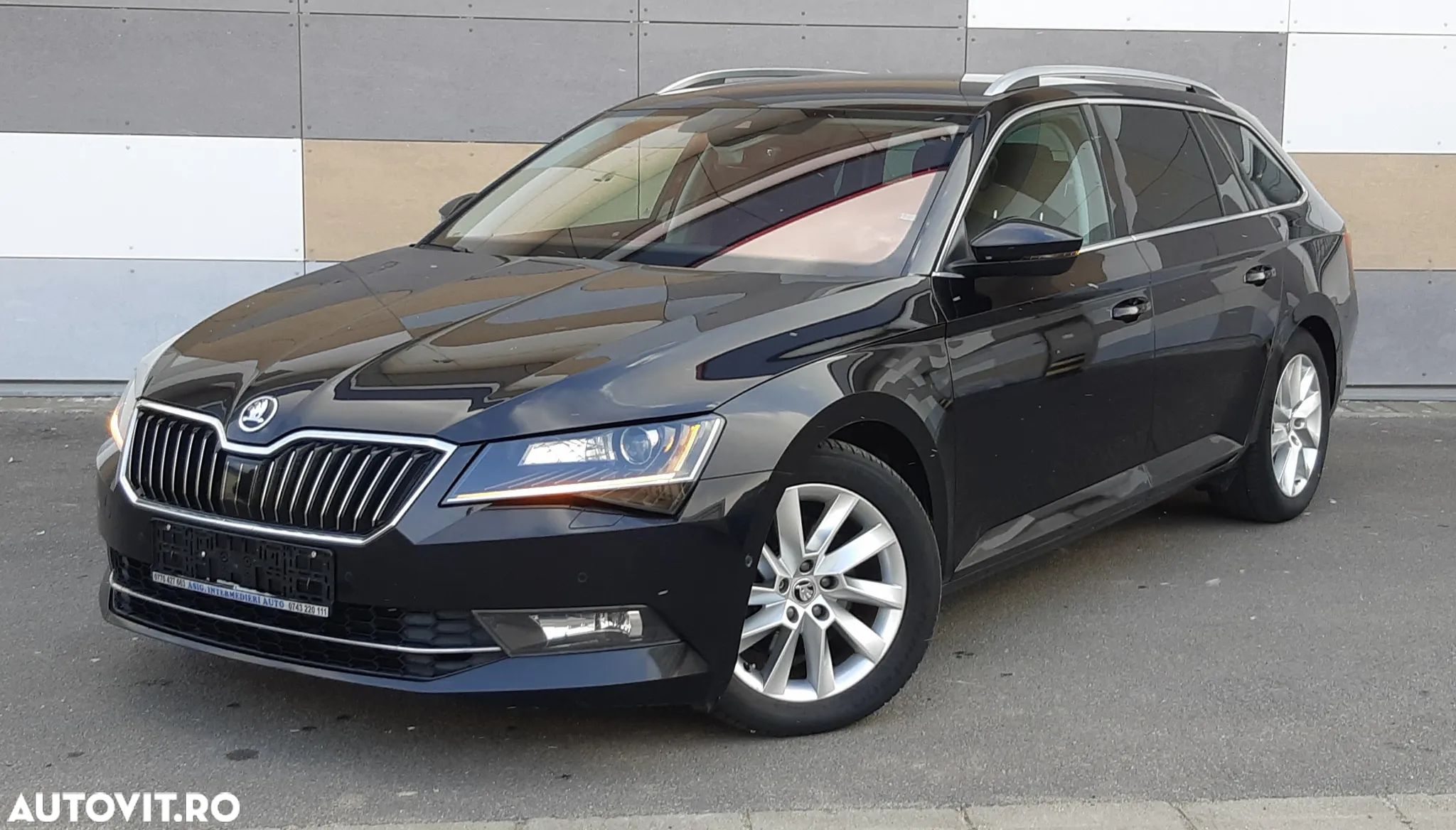 Skoda Superb Combi 2.0 TDI DSG Style - 1
