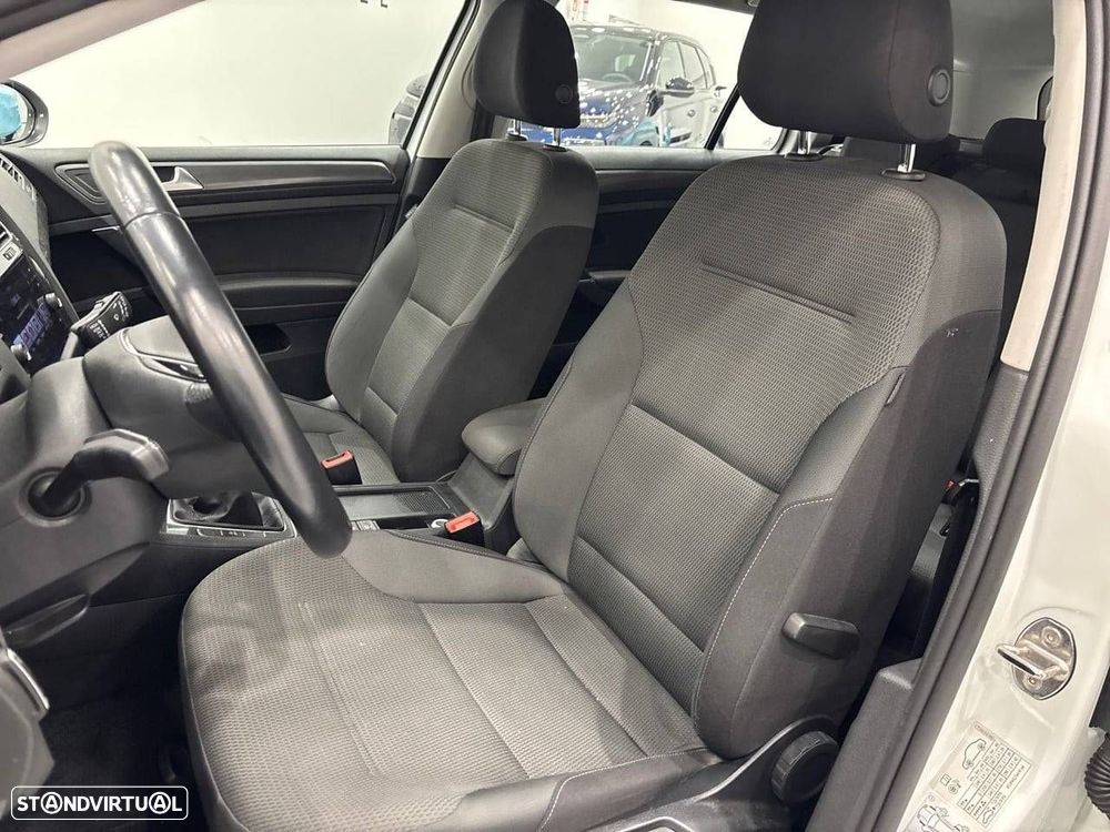 VW Golf 1.6 TDI Confortline - 9