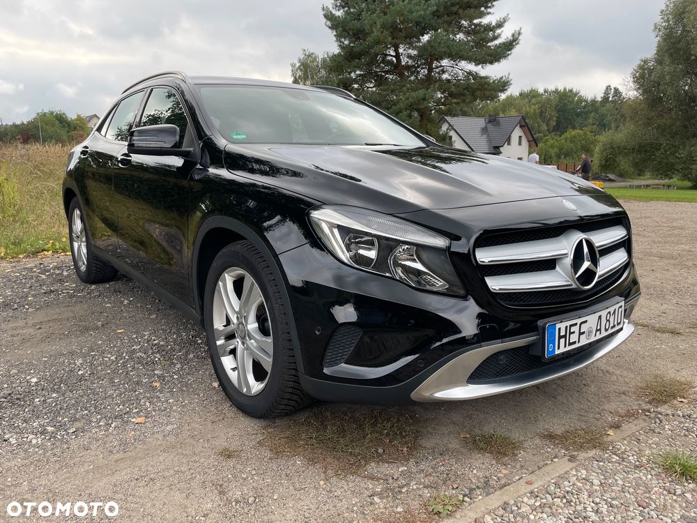 Mercedes-Benz GLA 200 - 4