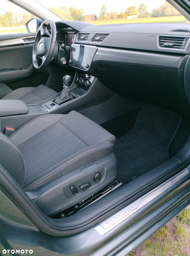 Skoda Superb 2.0 TDI SCR Style DSG - 6