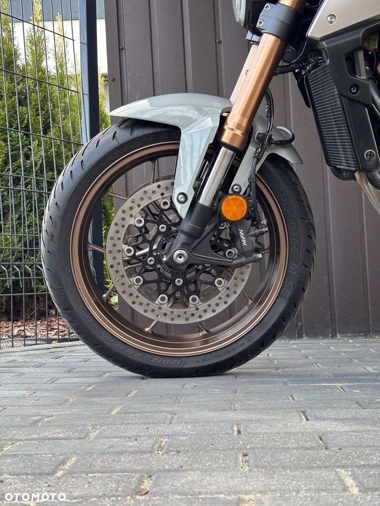 Honda CB - 9