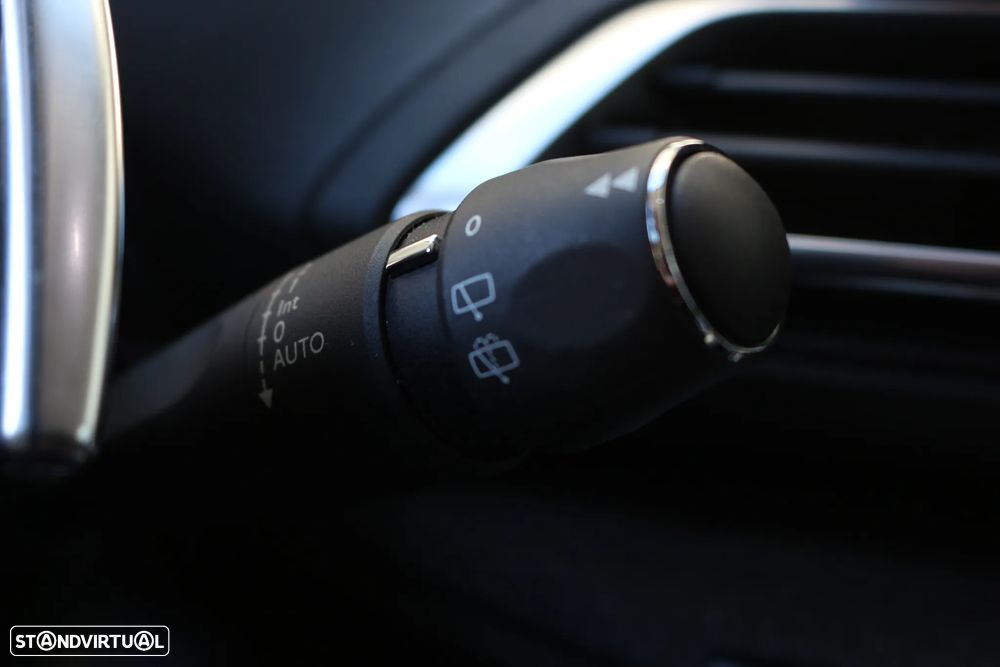 Peugeot 3008 1.6 Hybrid Allure Pack e-EAT8 - 23