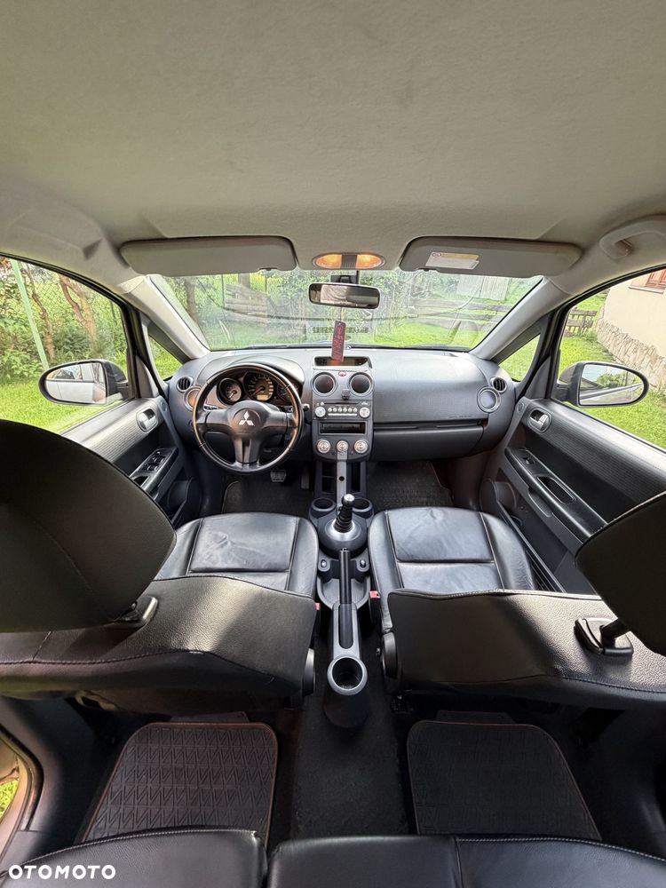 Mitsubishi Colt - 3