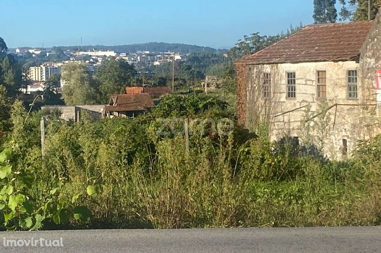 Moradia com jardim para recuperar, Rebordosa - Grande imagem: 5/28