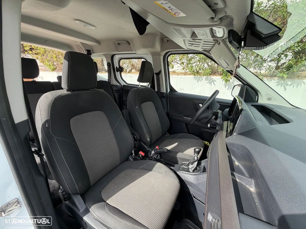 Ford Tourneo Courier - 10