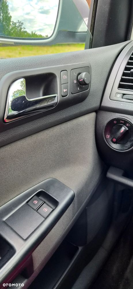 Volkswagen Polo 1.9 TDI Sportline - 20