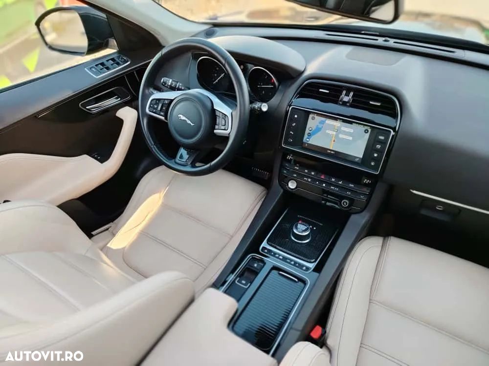 Jaguar F-Pace 20d AWD Prestige - 14