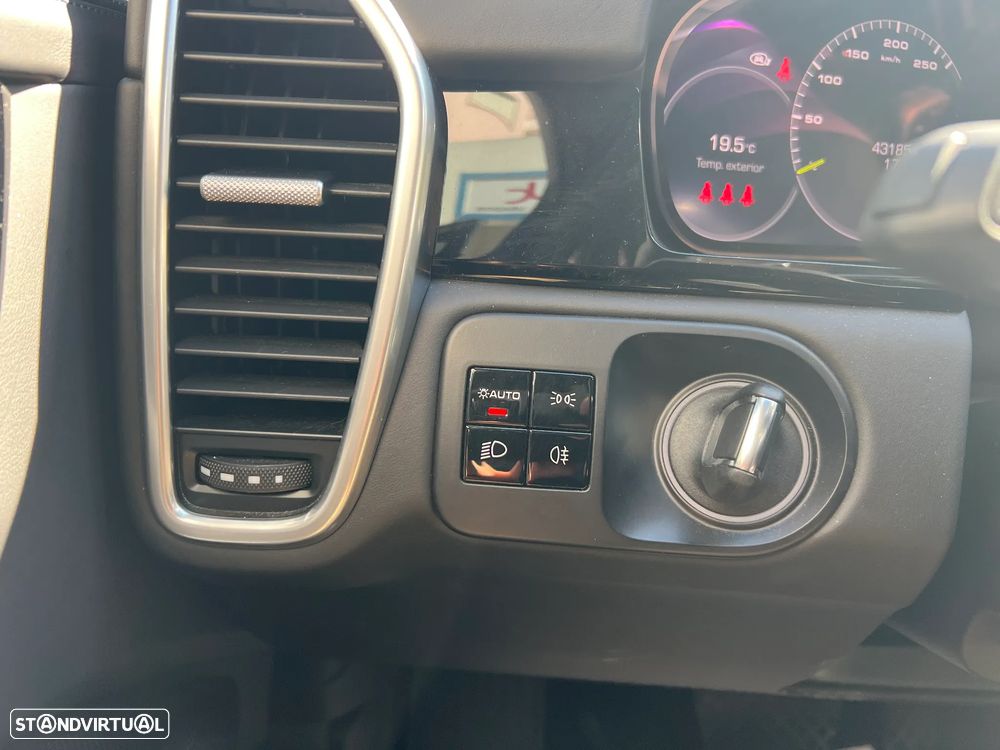 Porsche Cayenne E-Hybrid Tiptronic S - 20