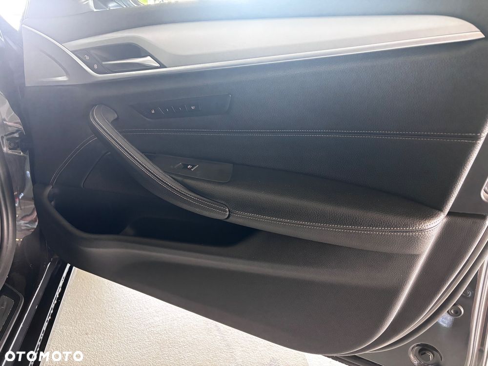 BMW Seria 5 520d Efficient Dynamics Edition - 29