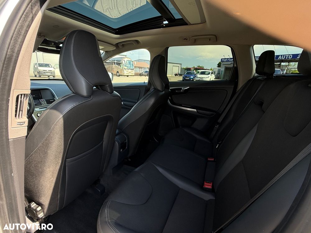 Volvo XC 60 D4AWD Kinetic - 9