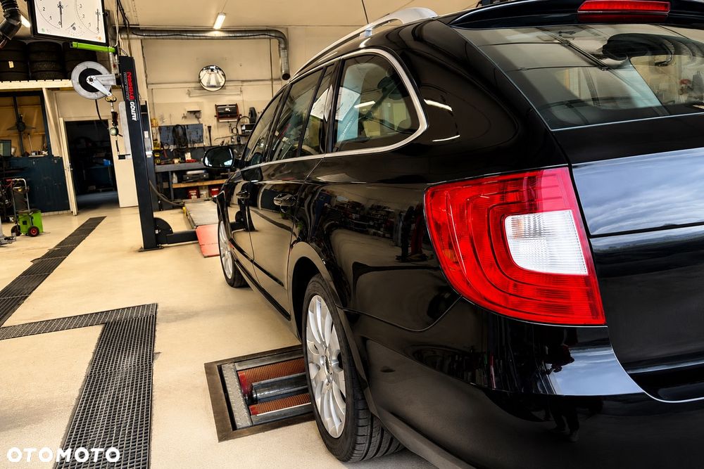 Skoda Superb 2.0 TDI Comfort DSG - 13