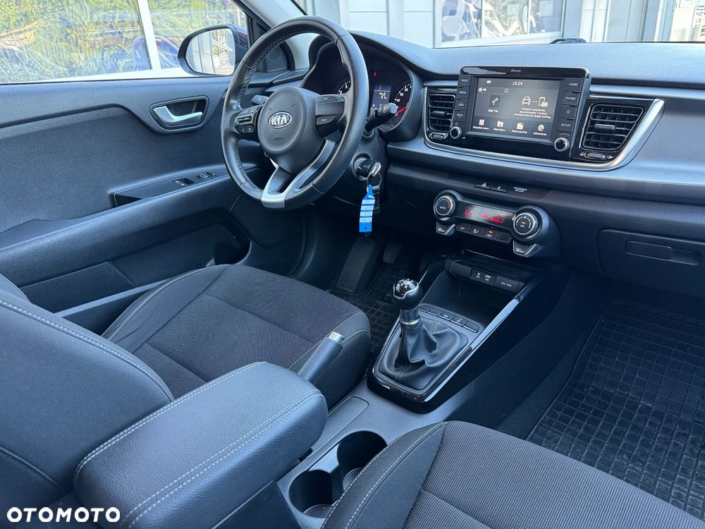 Kia Rio 1.2 L - 6