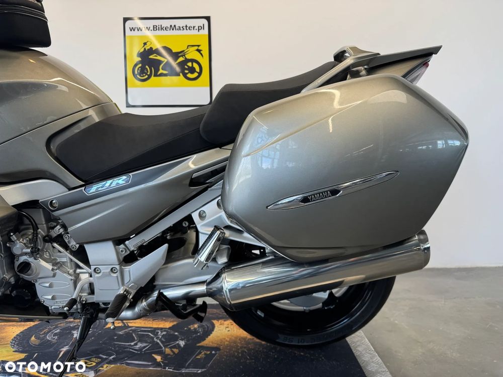 Yamaha FJR - 26