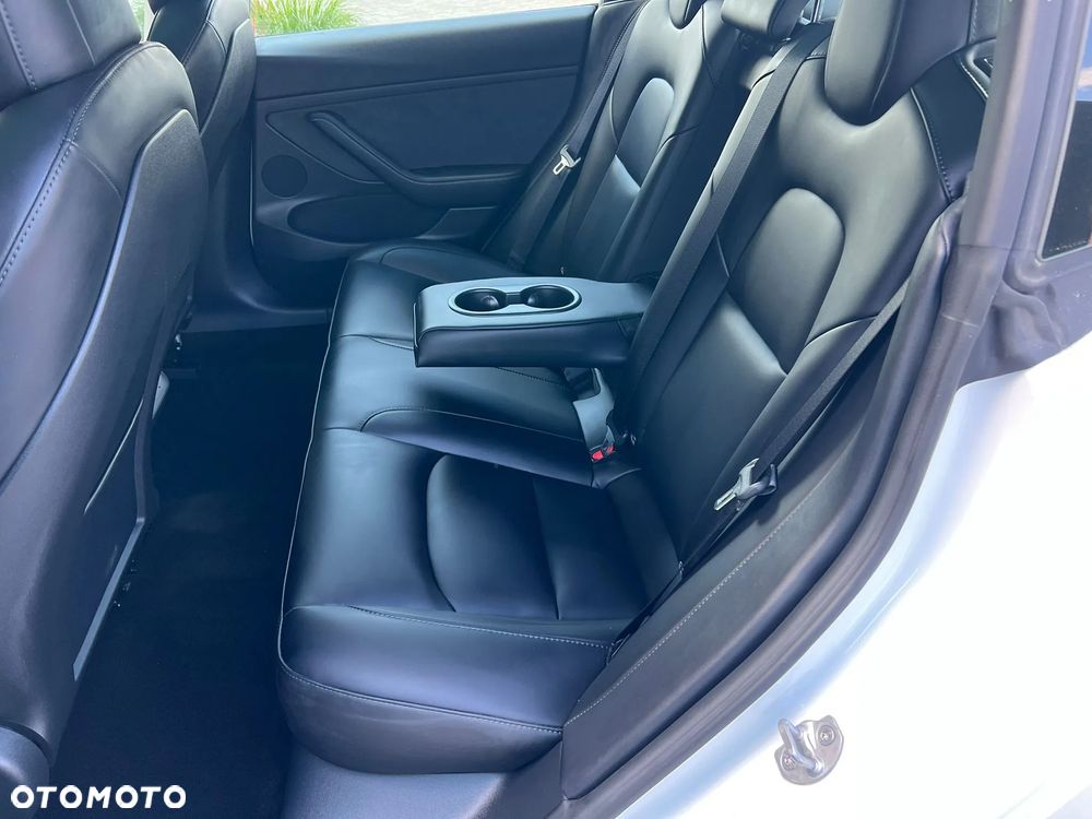 Tesla Model 3 - 16