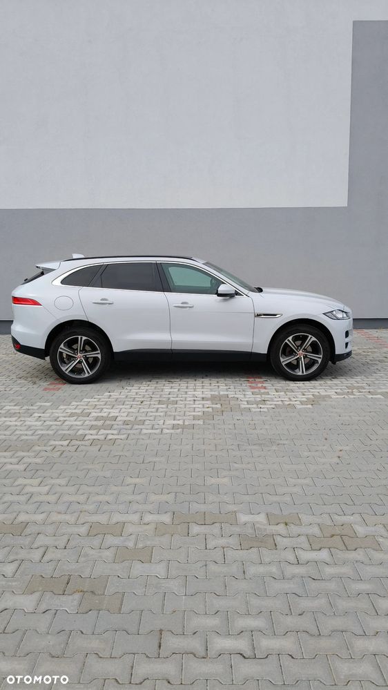 Jaguar F-Pace - 10