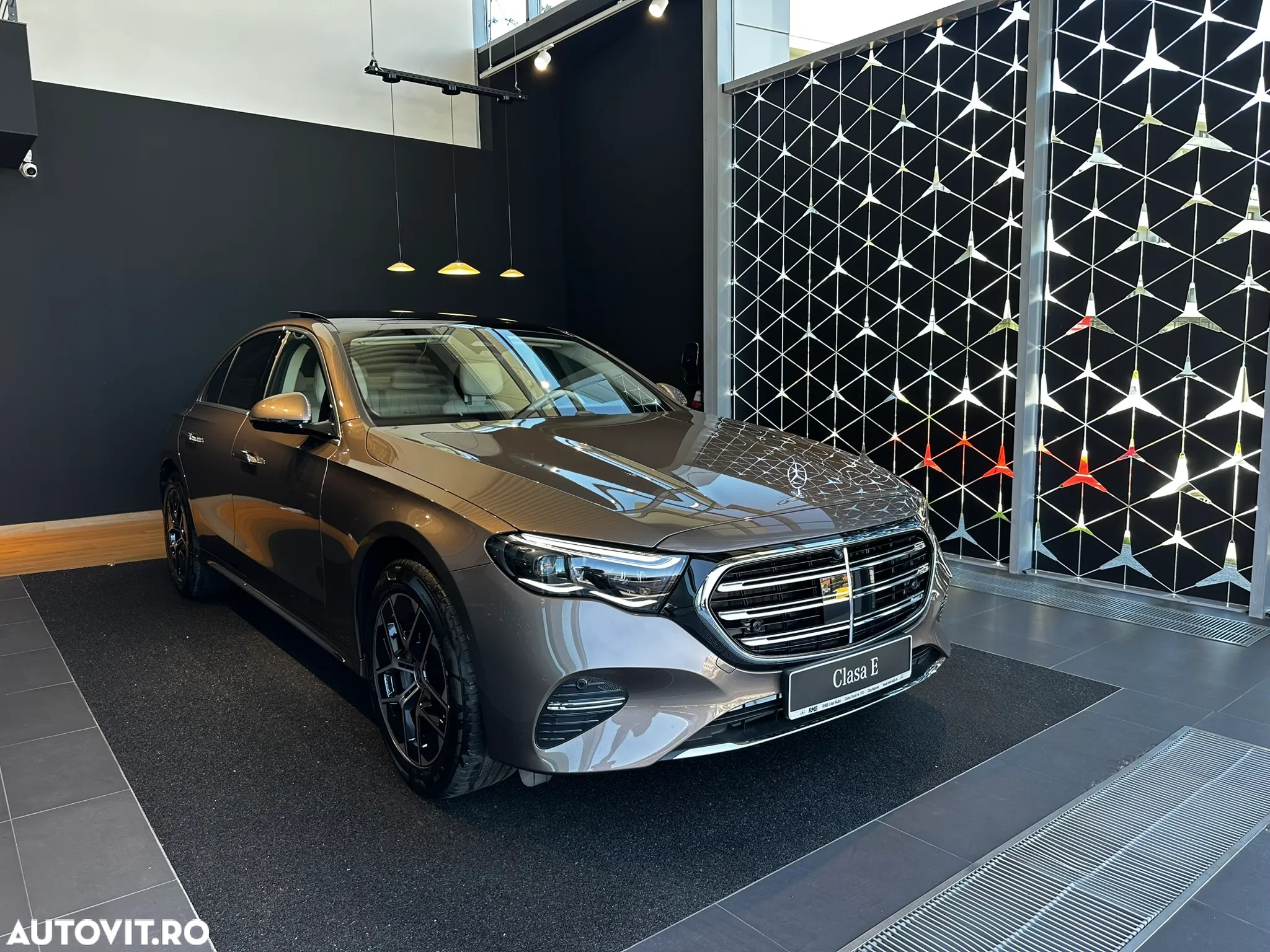 Mercedes-Benz E 220 d MHEV 4MATIC Aut. - 2