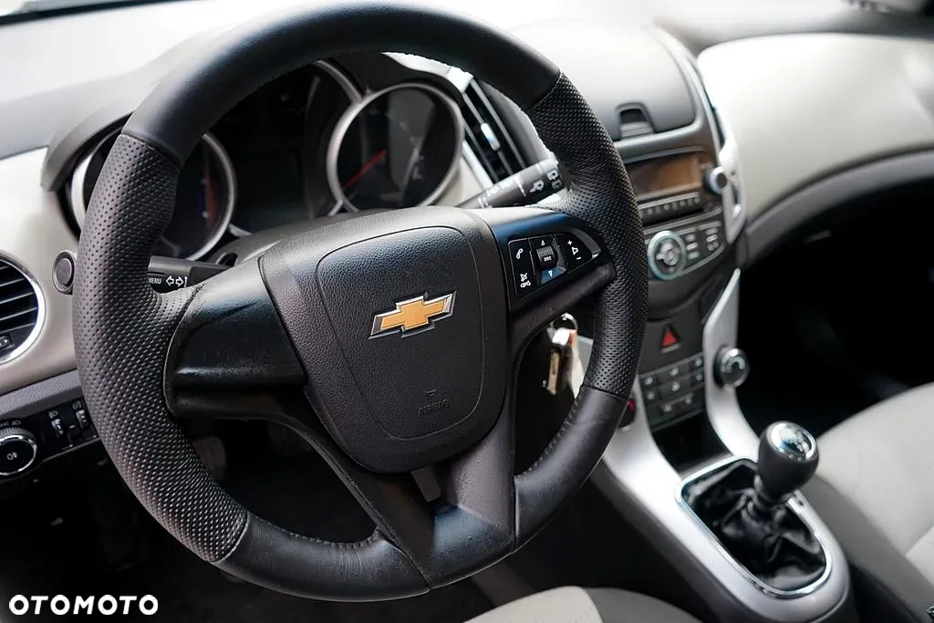 Chevrolet Cruze - 24