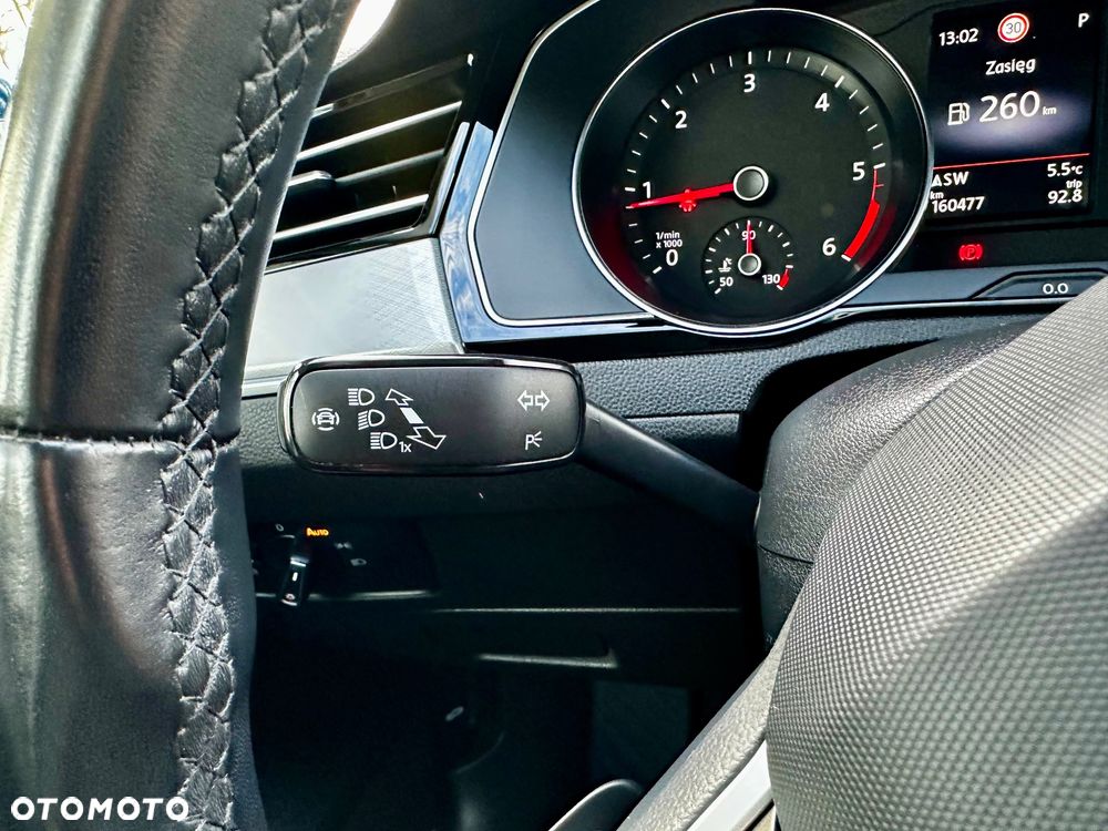 Volkswagen Passat - 19