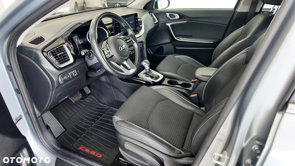 Kia Ceed 1.6 CRDi DCT Platinum Edition - 10