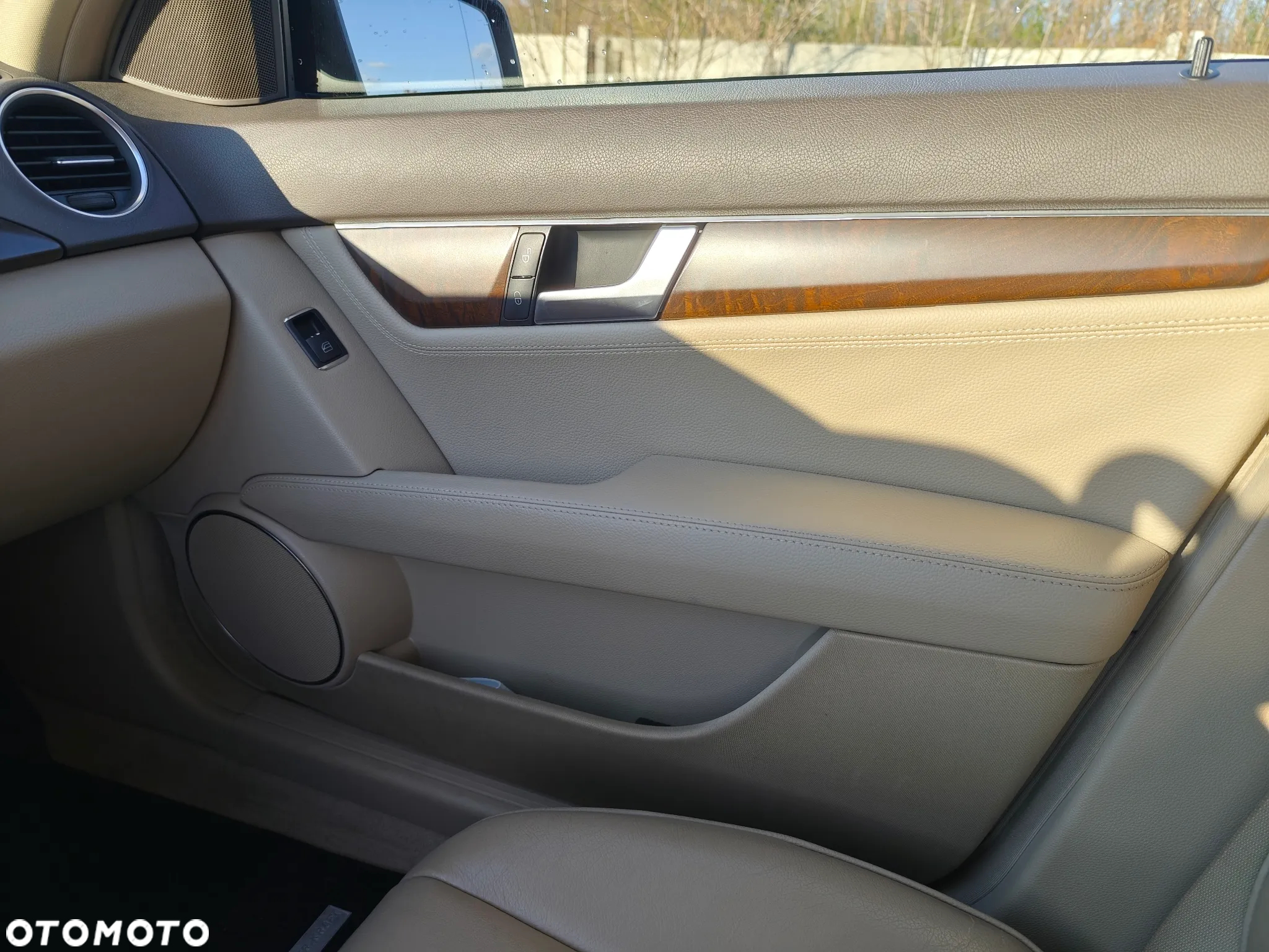 Mercedes-Benz Klasa C 200 T CGI Automatik BlueEFFICIENCY Avantgarde - 11