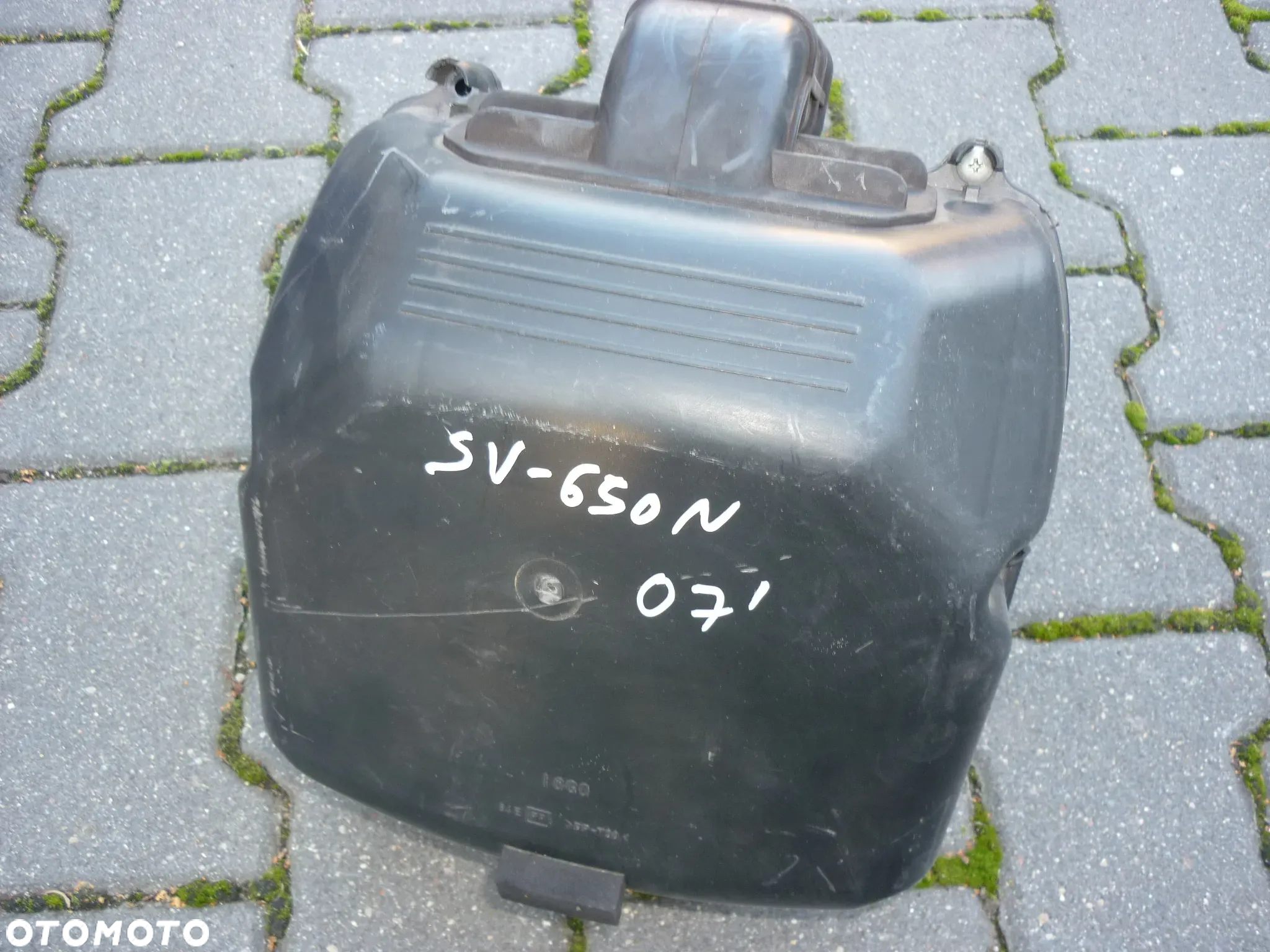 Chłodnica oleju sety tył wypełnienie wentylator części Suzuki SV 650 rok 2007 - 16