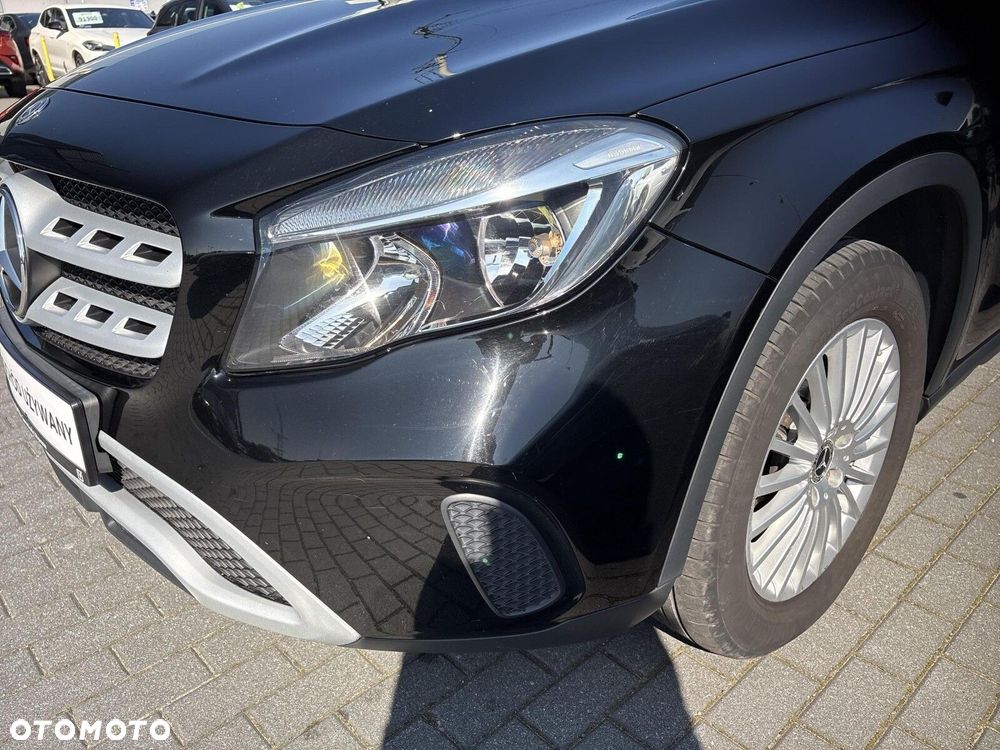 Mercedes-Benz GLA 180 7G-DCT - 32