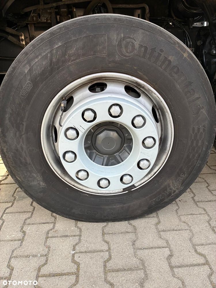 Renault T480 HIGH SLEEPER CAB - 9